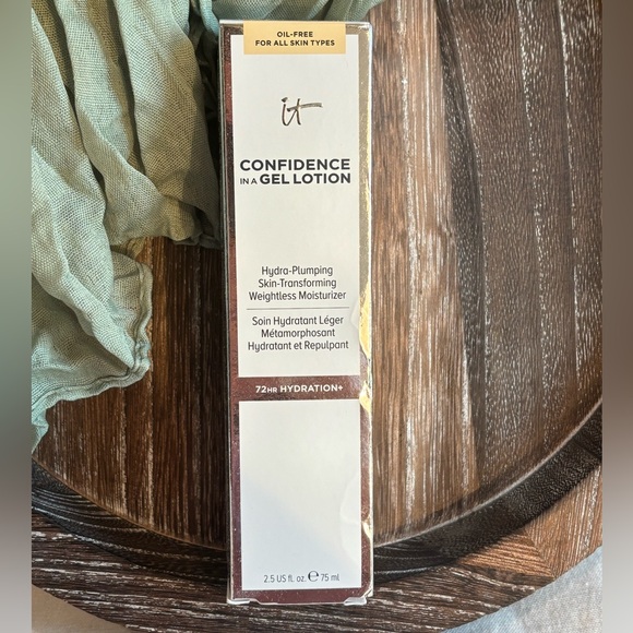 it cosmetics Other - IT Cosmetics CONFIDENCE IN A GEL LOTION MOISTURIZER • IT Cosmetics Skincare